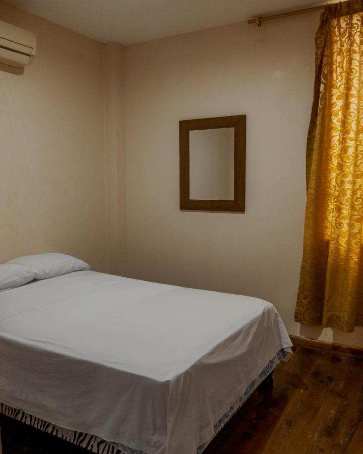 Hostal Tortuga Dorada Пуерто-Лопес Екстер'єр фото