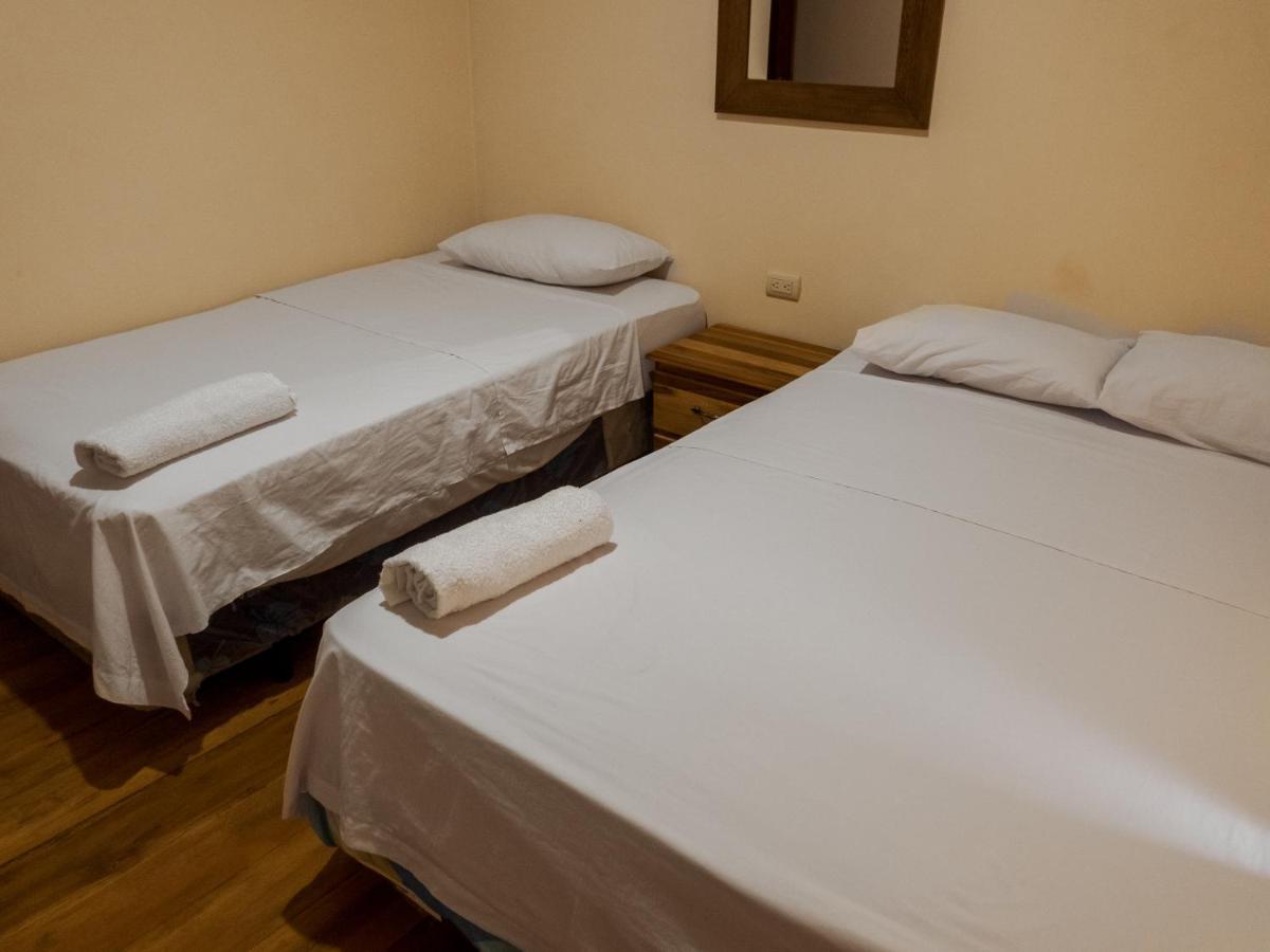Hostal Tortuga Dorada Пуерто-Лопес Екстер'єр фото