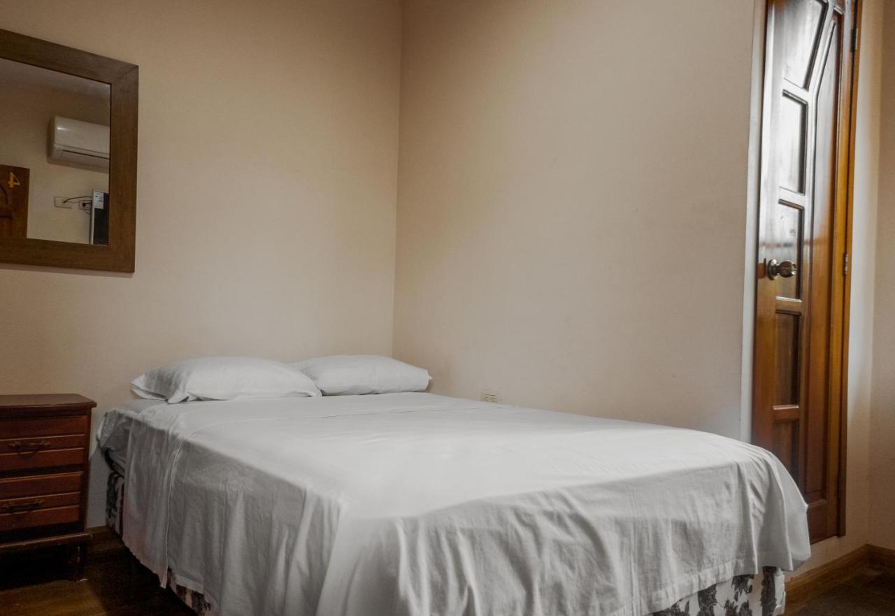 Hostal Tortuga Dorada Пуерто-Лопес Екстер'єр фото