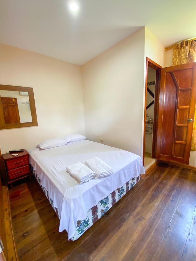 Hostal Tortuga Dorada Пуерто-Лопес Екстер'єр фото
