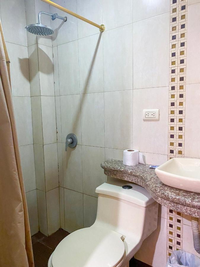 Hostal Tortuga Dorada Пуерто-Лопес Екстер'єр фото